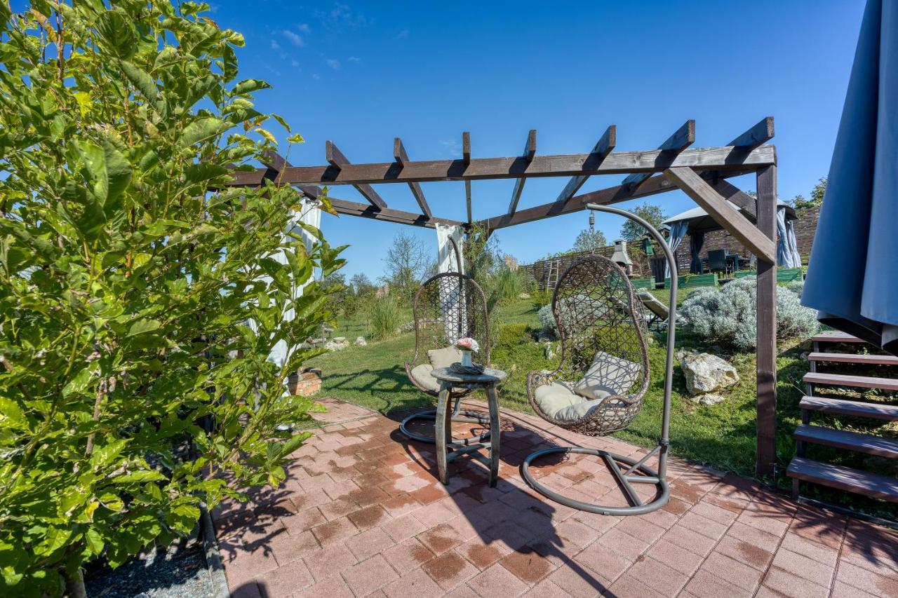 Romantic Haven With Hot Tub - Happy Rentals Beretinec Exterior foto
