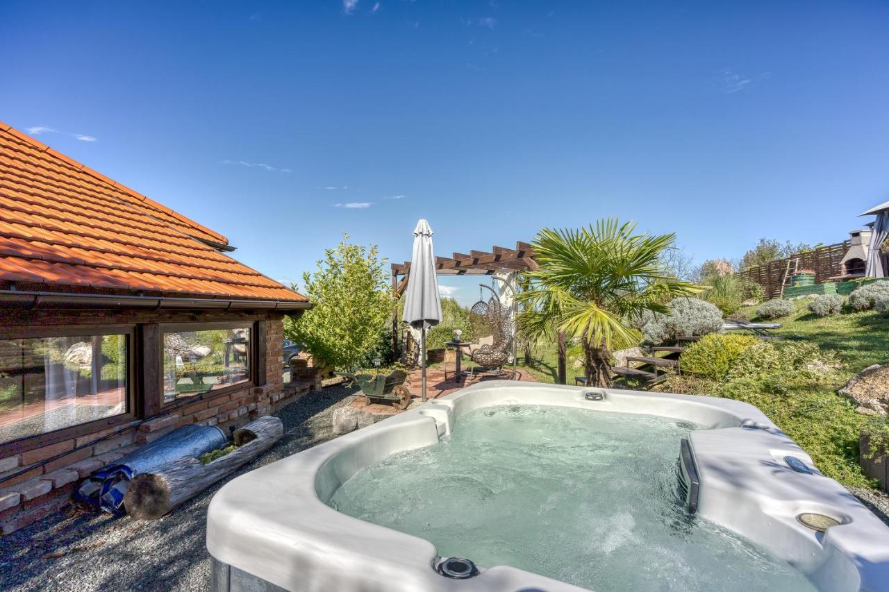 Romantic Haven With Hot Tub - Happy Rentals Beretinec Exterior foto