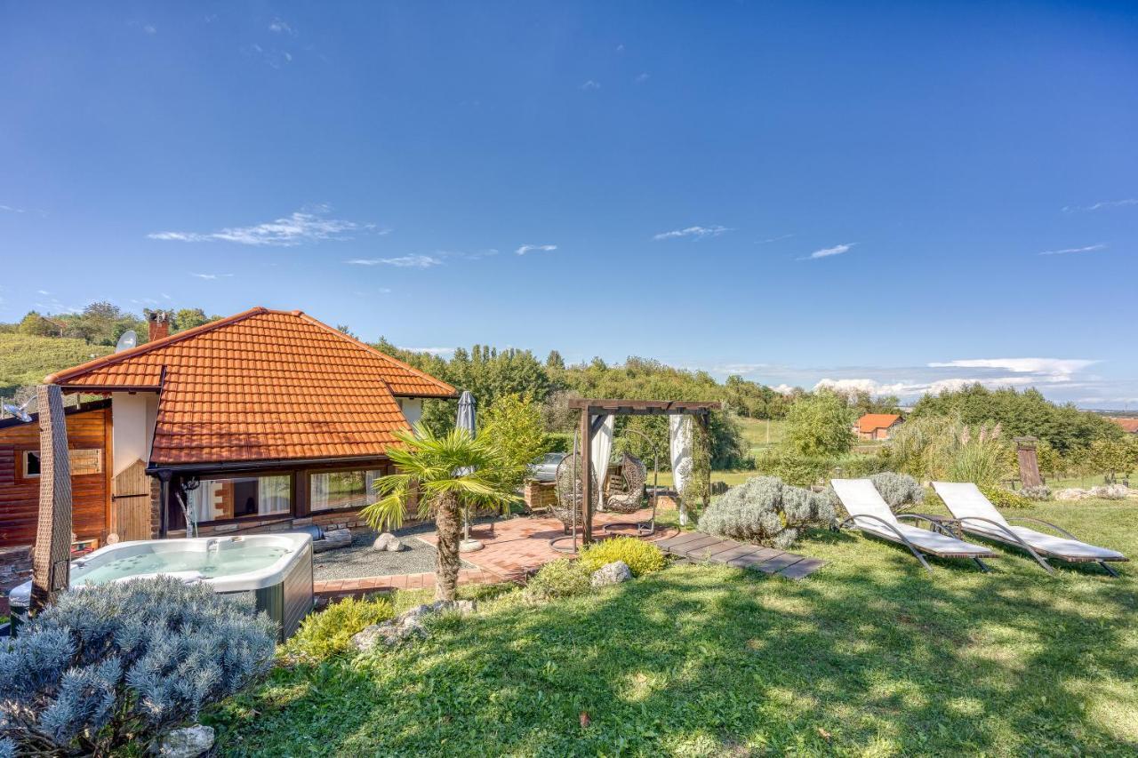 Romantic Haven With Hot Tub - Happy Rentals Beretinec Exterior foto